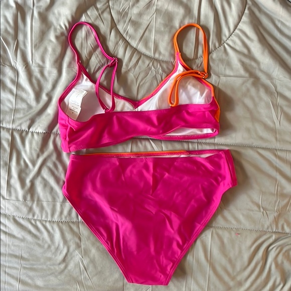 Cupshe color-block bikini - Picture 3 of 3